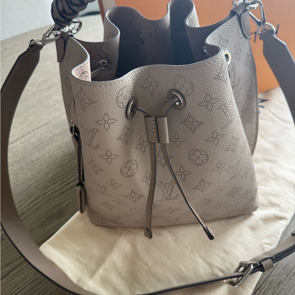 Louis Vuitton Muria bucket bag